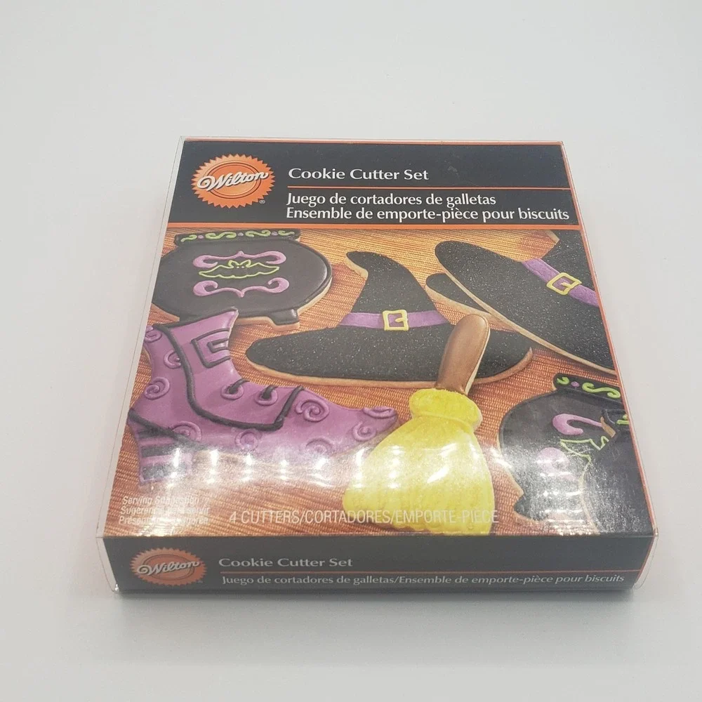 Wilton Halloween METAL Cookie Cutter Set 4 (Witchbroom,Boot,Cauldron,Hat)